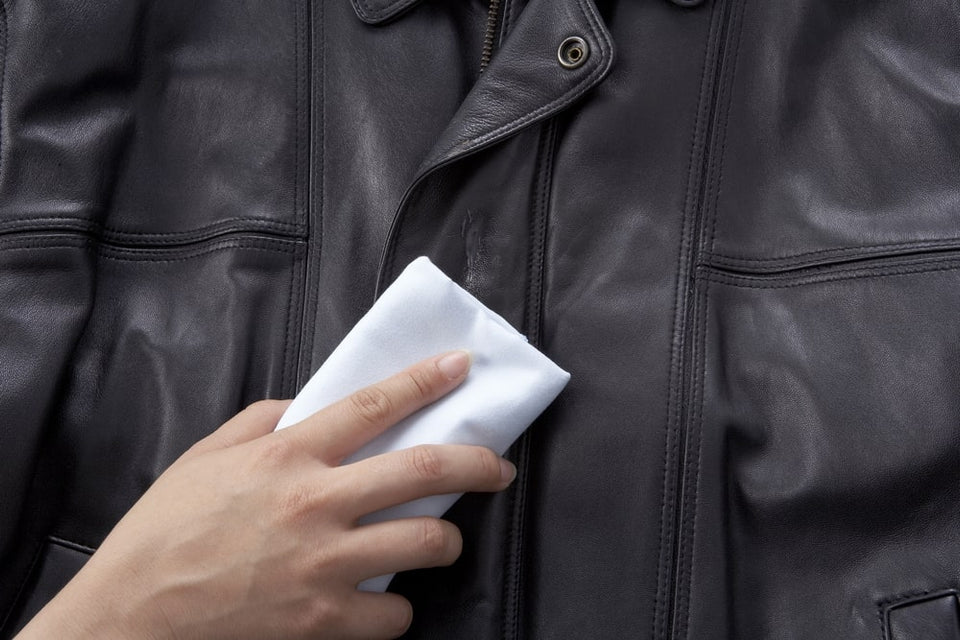 Como limpar couro: 3 dicas para limpar acessórios de couro